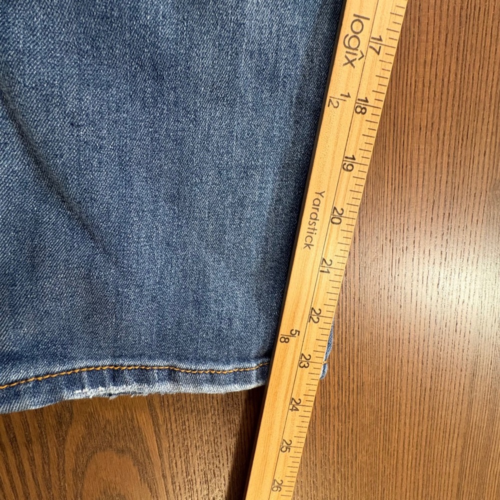 SO Cropped Jeans Womens 11 Blue Mid Rise Straight Leg Stretch Denim EUC - Picture 5 of 8